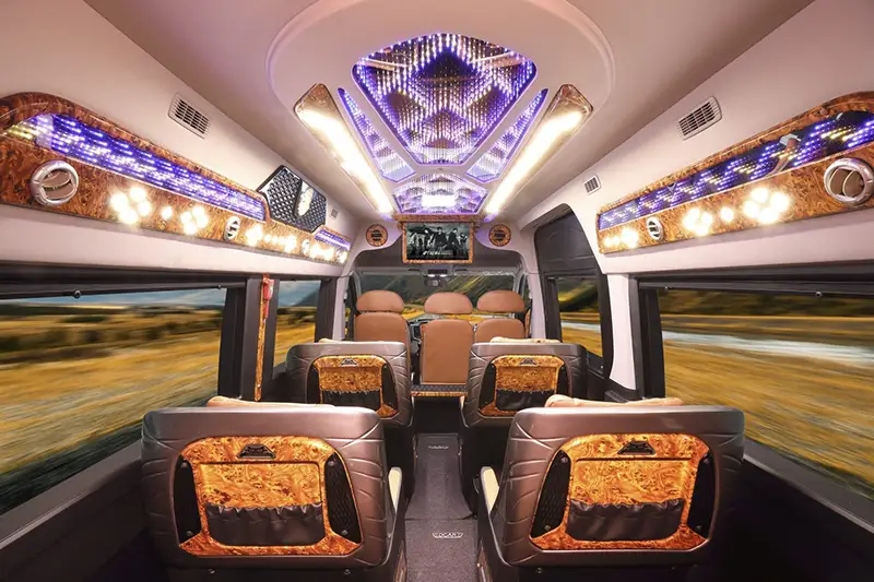 Dòng xe Limousine với tiện nghi đầy đủ, sang trọng